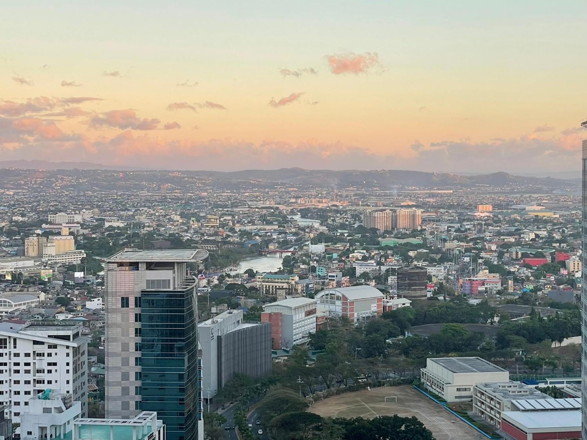 Uptown Parksuites Bgc Taguig Exterior foto